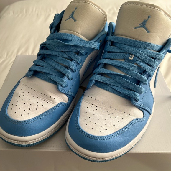 Women’s Air Jordan 1 Low ‘UNC’ - Picture 1 of 8